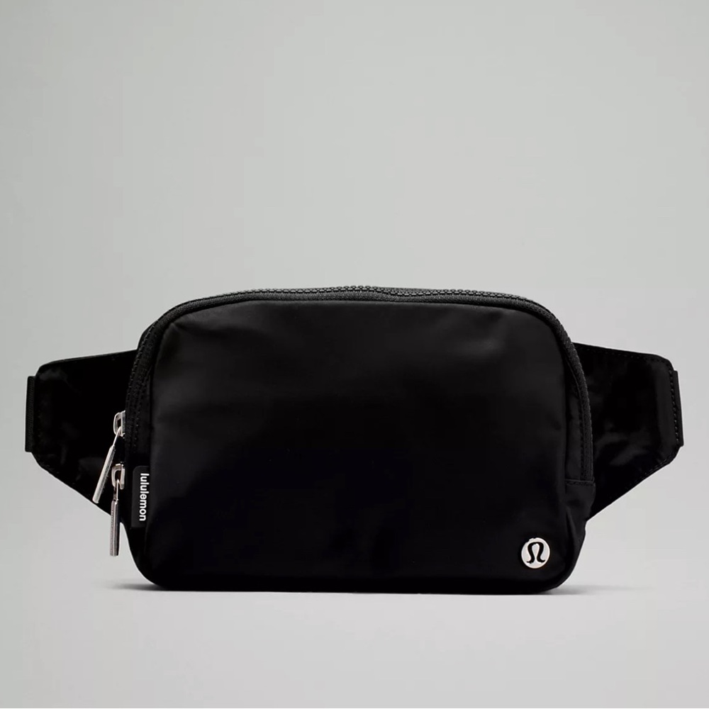 Lululemon Everywhere Belt Bag 2L